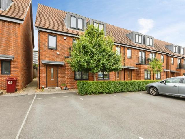 House for sale in Whitley Wood, Reading