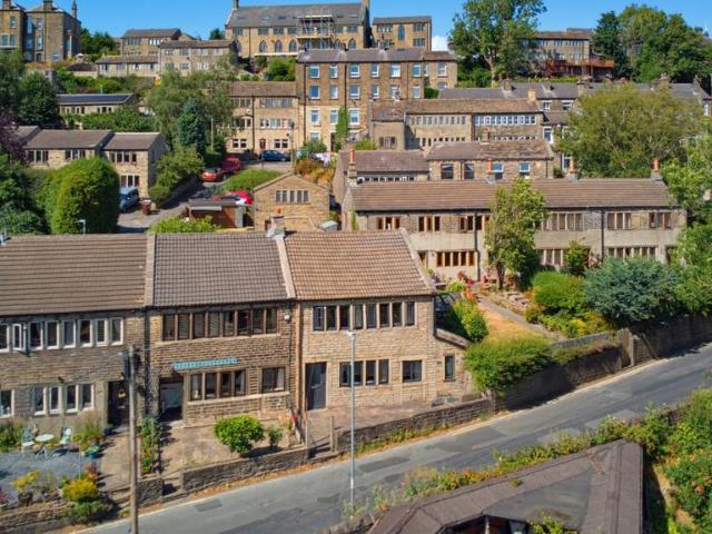 House for sale in Wellhouse, Golcar