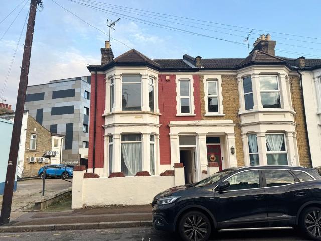 House for sale in Southend City Centre Neighbourhood, Alton Barnes