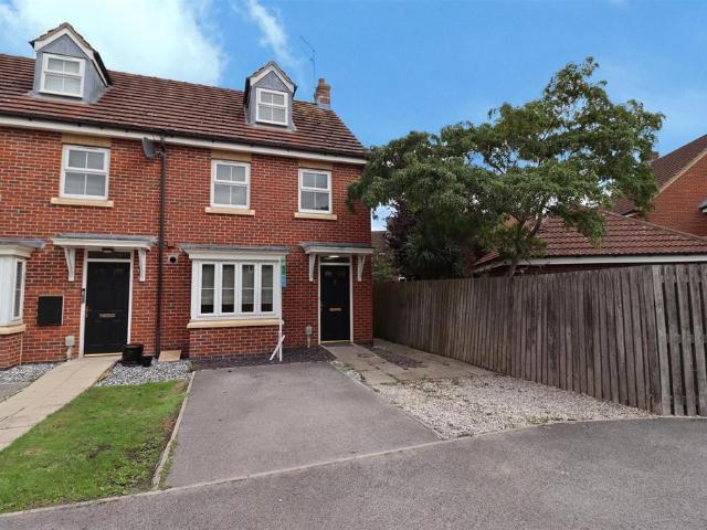 House for sale in Elloughton-cum-Brough, Brough