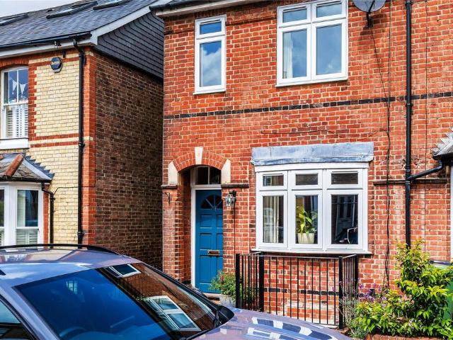 House for sale in Woodhatch, Red Hill