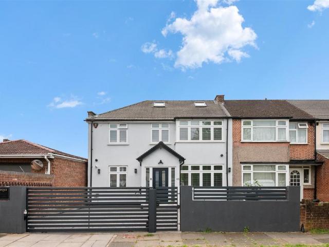 House for sale in London Borough of Hounslow, Heston