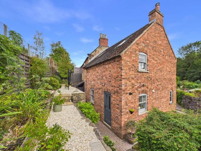 House for sale in Breamfield, Derbyshire Dales