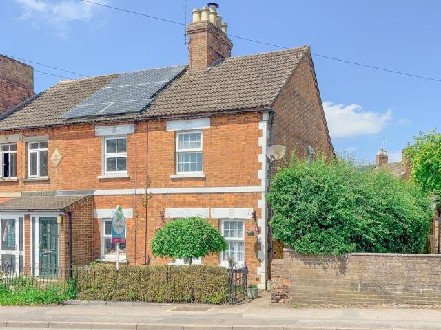 House for sale in Lower Ascott, Buckinghamshire
