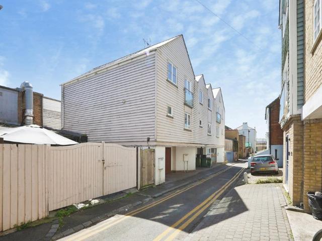 House for sale in Golden Valley, Folkestone