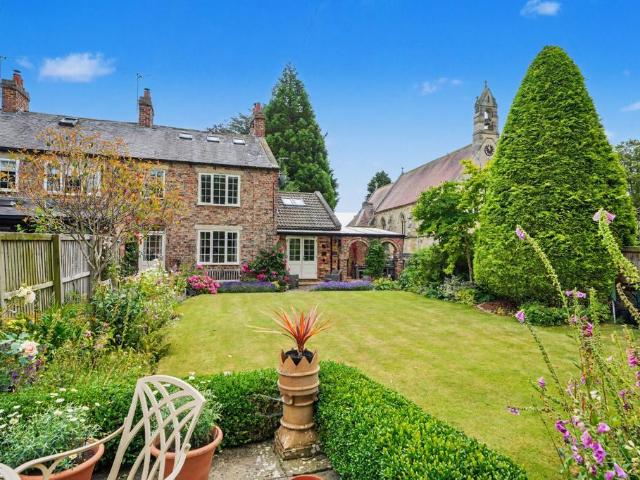 House for sale in Burton Leonard