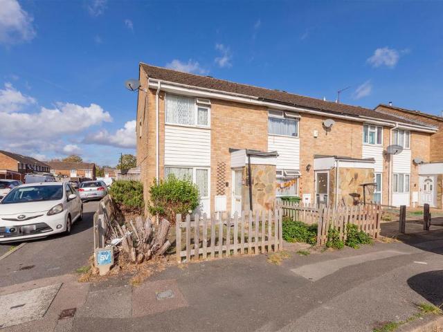 House for sale in Colnbrook, Slough