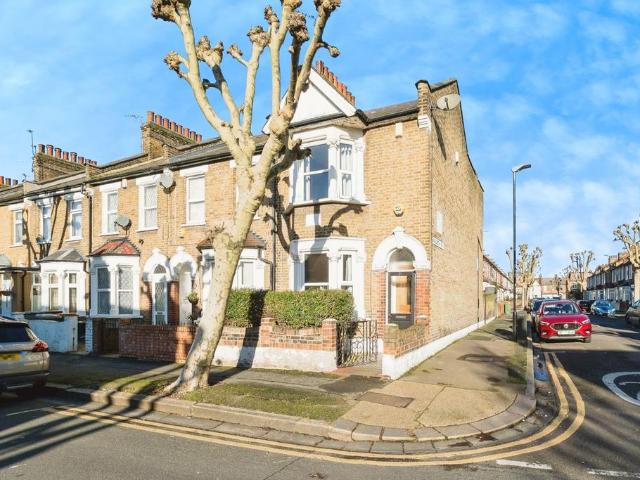 House for sale in Upton Park, Greater London