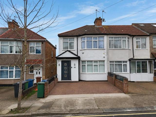 House for sale in Wealdstone, Greater London