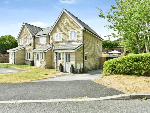 House for sale in Hockerley, Charlesworth