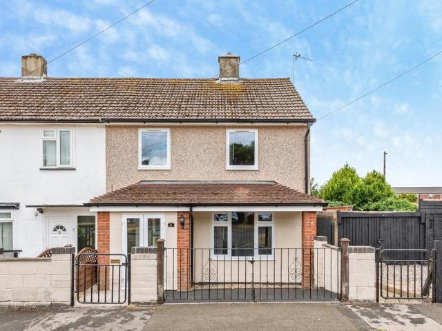 House for sale in Penhill, Swindon