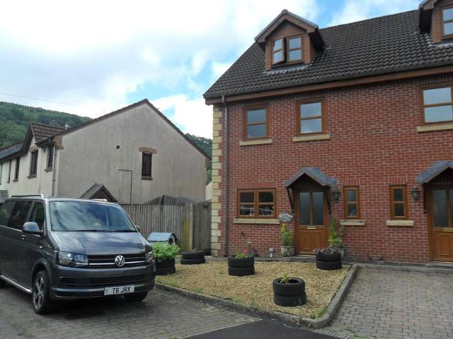 House for sale in Ystalyfera