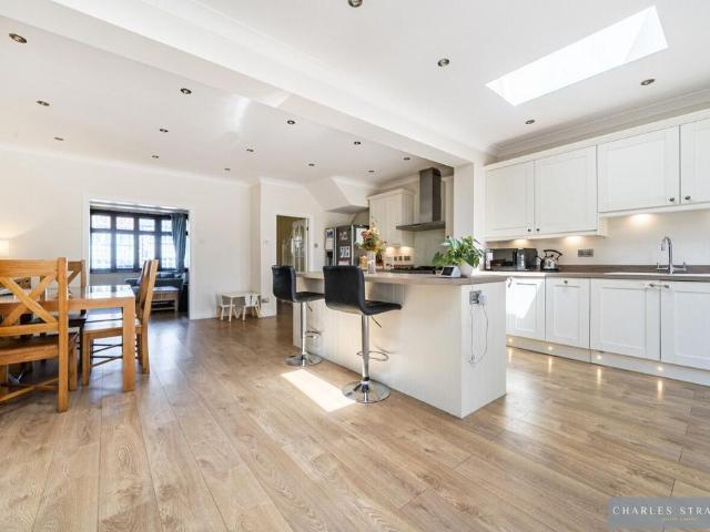 House for sale in Gidea Park, Greater London