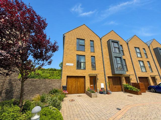 House for sale in Fishersgate, West Sussex