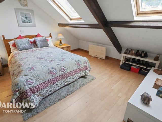 House for sale in Pentre
