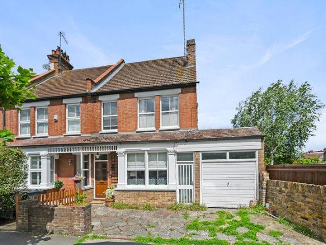 House for sale in Lane, Greater London