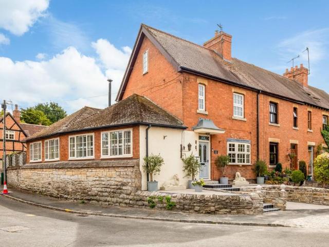 House for sale in Alderminster, Warwickshire