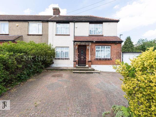House for sale in Cockfosters, Greater London