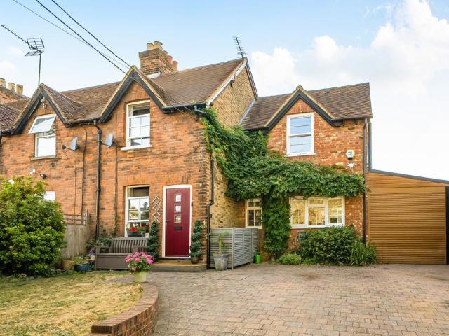 House for sale in Swallow, Buckinghamshire