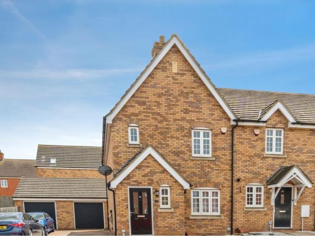 House for sale in Harrowden, Bedford