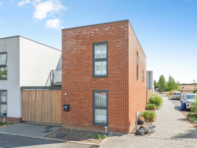 House for sale in East Tilbury, Essex