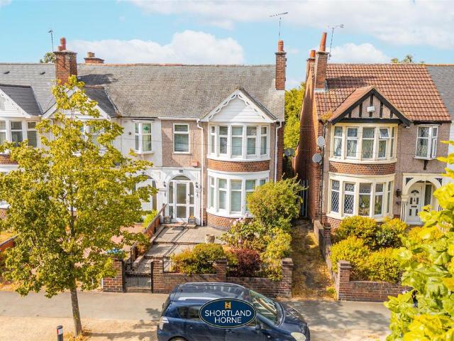 House for sale in Ball Hill, West Midlands