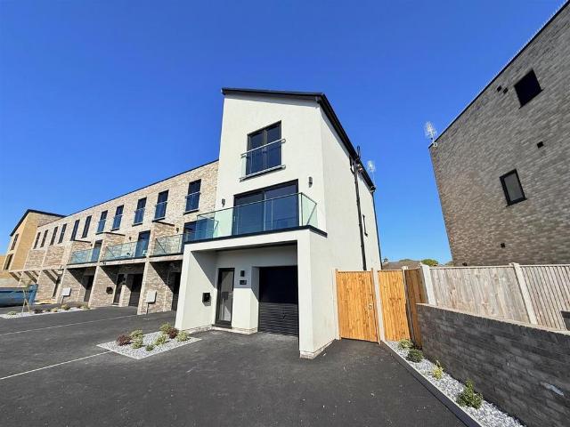 House for sale in Stokesby, Norfolk