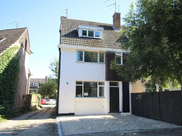 House for sale in Henley-on-Thames, Berrick Salome