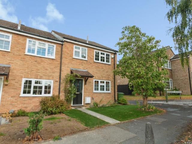 House for sale in Heol-las, Surrey