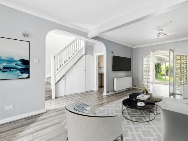 House for sale in Harrow Weald, Greater London