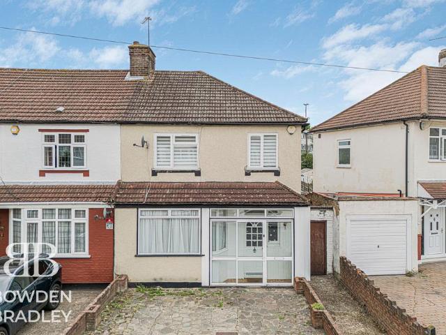 House for sale in Hainault, Greater London