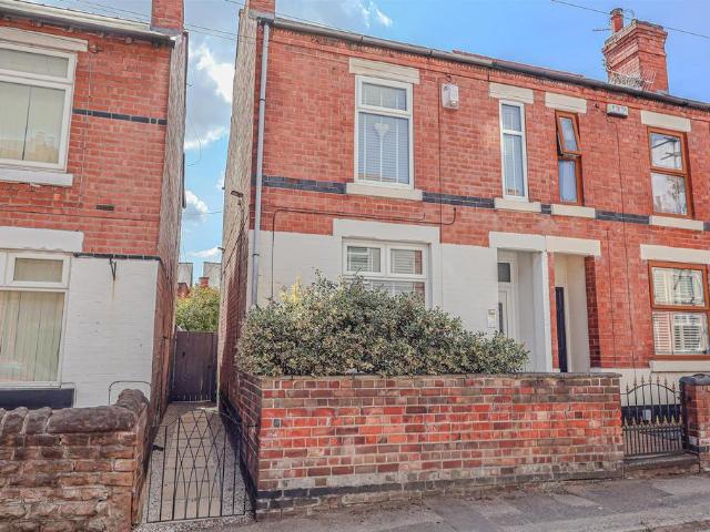 House for sale in Gedling, East Midlands