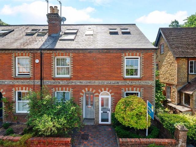House for sale in Holloway Hill, Waverley