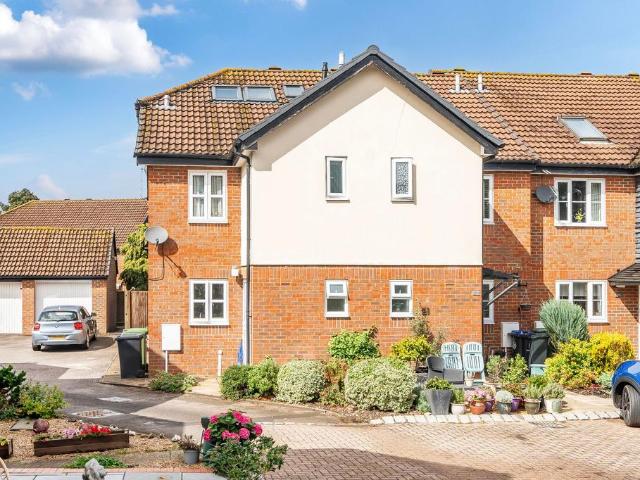 House for sale in Pachesham Park, Surrey