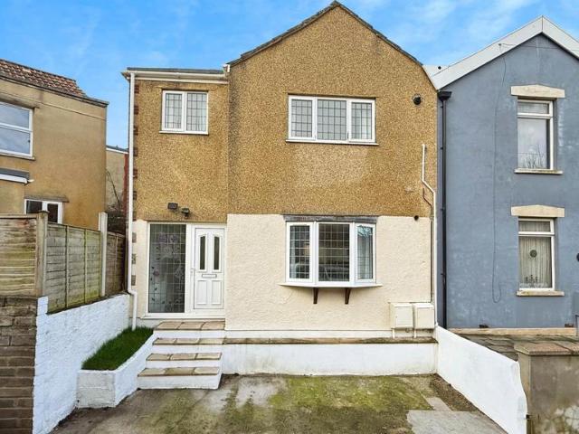 House for sale in Feckenham, City Of Bristol
