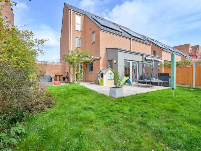 House for sale in London Borough of Ealing, Greater London