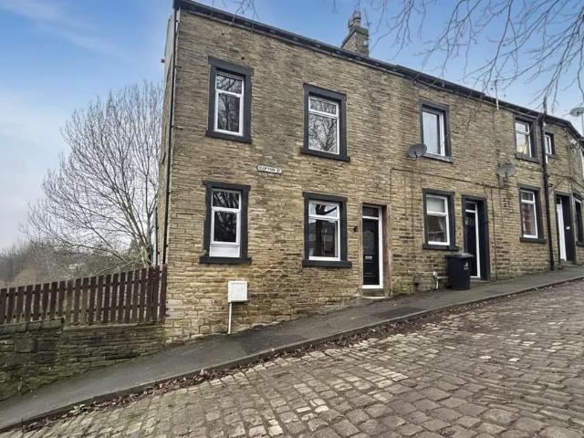 House for sale in Willowfield, Sowerby Bridge