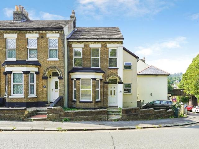 House for sale in River, Ash