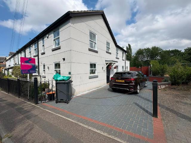 House for sale in The Butts, Kent