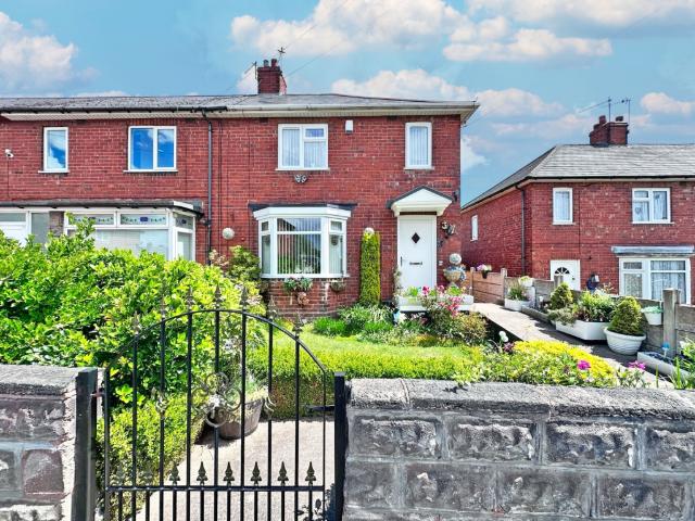 House for sale in Harvills Hawthorn, Hill Top