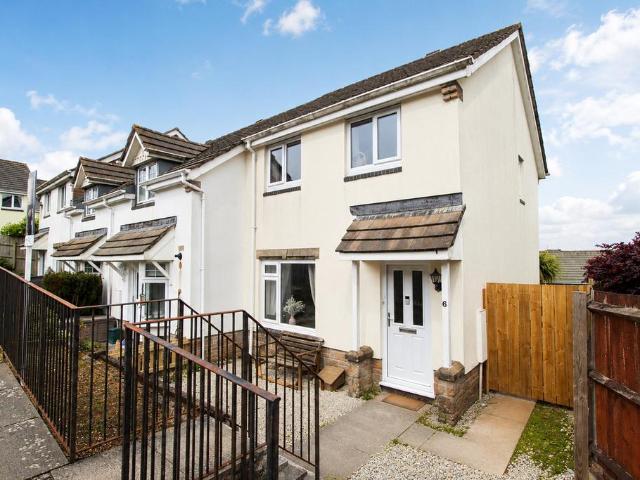 House for sale in Lamellion, Cornwall