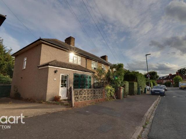 House for sale in Rosehill, Greater London
