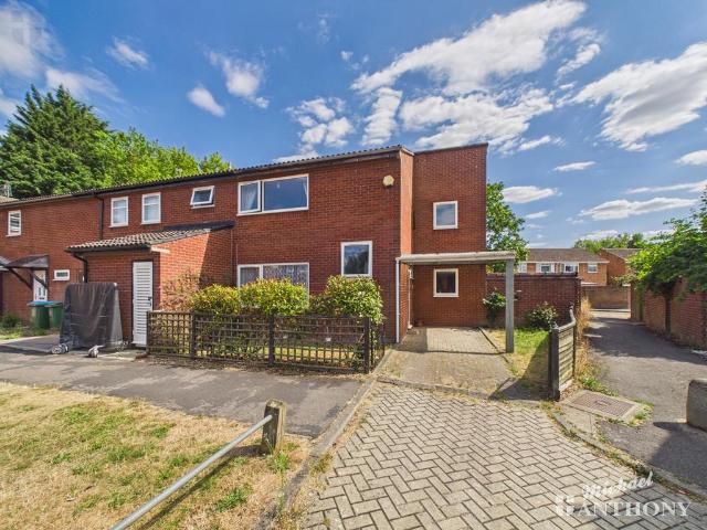 House for sale in Walton Court, Aylesbury