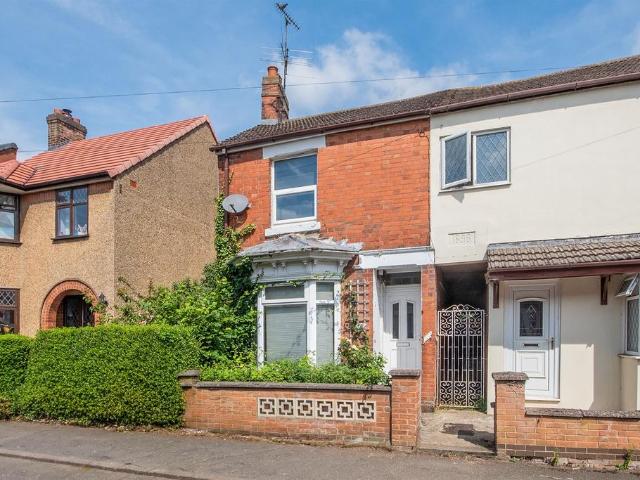 House for sale in Desborough