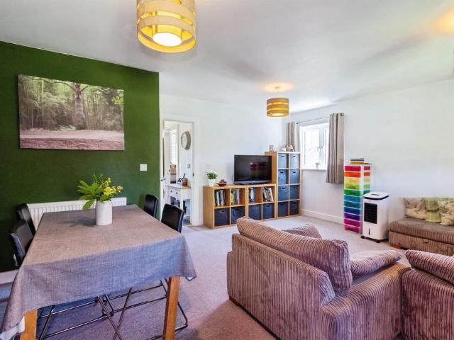 House for sale in Eagle Farm, Wavendon