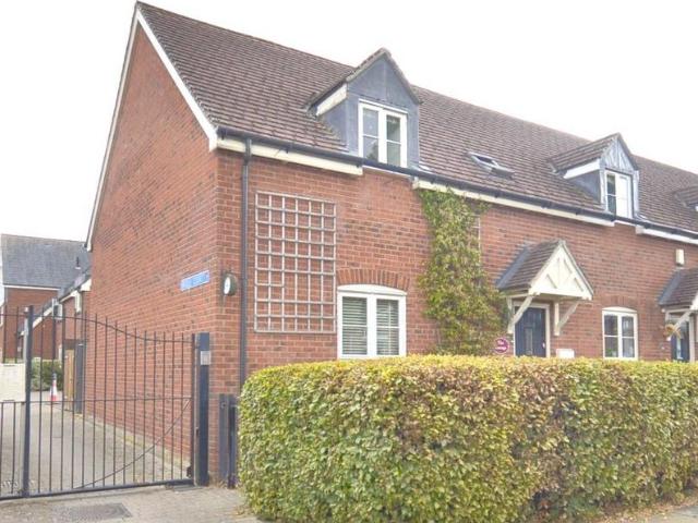 House for sale in Gloucester, Gloucestershire