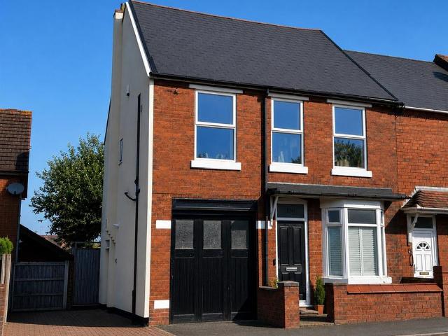 House for sale in Halesowen, West Midlands