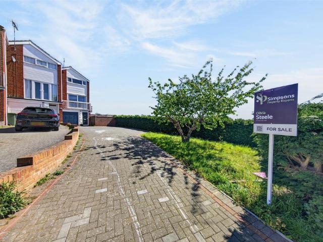 House for sale in Leighton-Linslade, Linslade