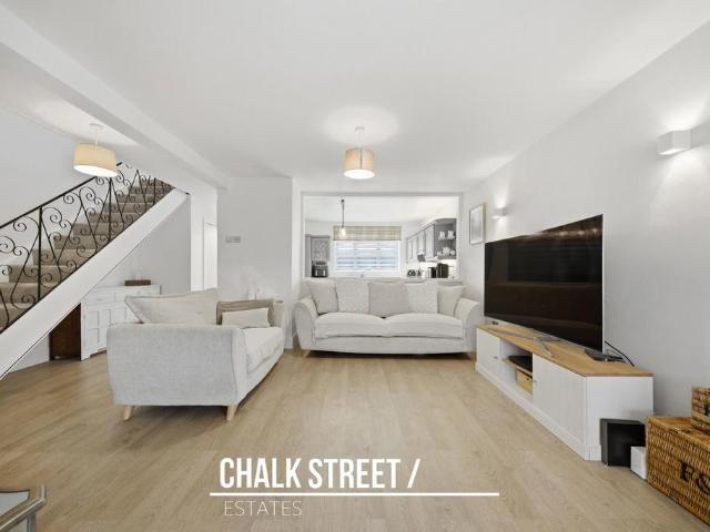House for sale in Gidea Park, Greater London