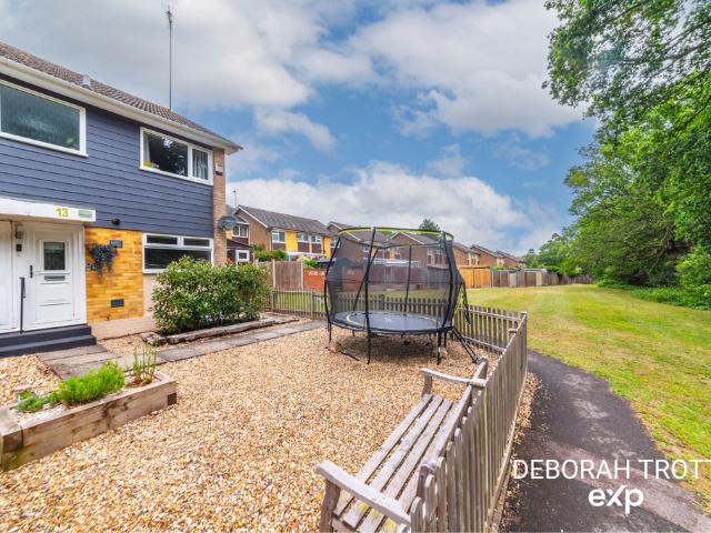 House for sale in The Butts, Kent